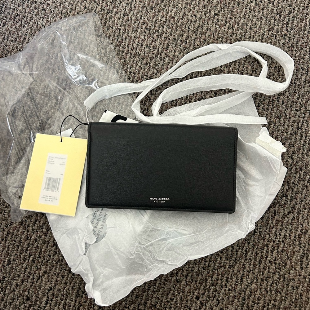 Brand New Marc Jacobs Wallet on Chain